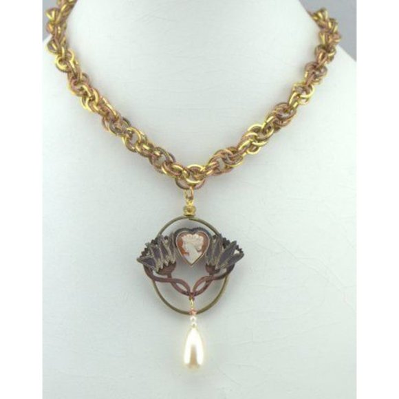 SUGAR GAY ISBER JEWELRY NECKLACE Cameo Heart Gorgeous - Picture 7 of 8